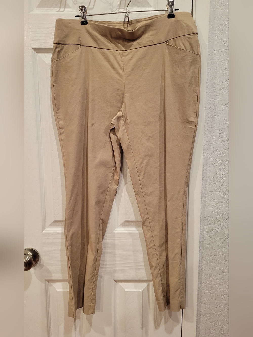 Jones Studio Tan Ponte Pull-On Skinny Pants